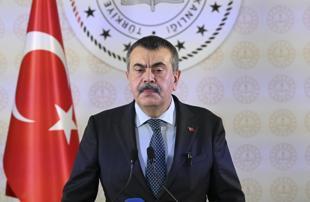 Cyber patrols, AI risk studies planned for schools, minister says