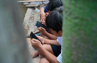 No meaningful shift from social media sites after Australia teen ban