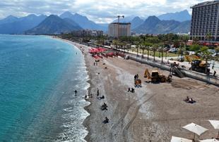 Heavy machinery on famed Antalya beach sparks backlash
