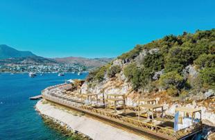 Türkiye expands free public beach network