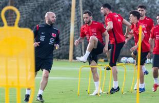 Türkiyes national team holds first training session in Florida ahead of World Cup
