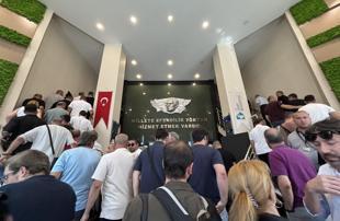 İzmit mayor, senior officials detained as CHP-run district hit by probe