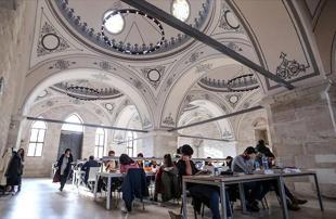 Beyazıt State Library to undergo restoration, collection temporarily moved