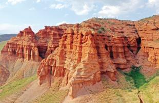 Bayam Kızıllıkları, likened to Arizona canyons, await nature lovers