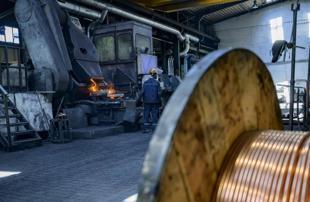 German factory orders plunge as recovery still fragile