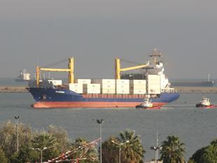 Türkiyes foreign trade gap narrows