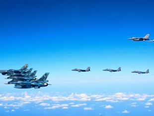 US nuclear bomber joins air drill with S. Korea, Japan