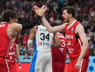 Türkiye take easy win over Greece to advance to EuroBasket 2025 final