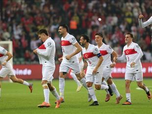 Türkiye seeks to clinch playoff spot against Bulgaria