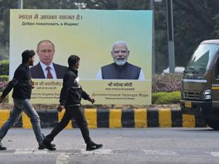 Putin visits India for defense, trade talks