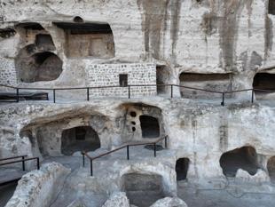 Hasankeyf prepares to open ancient human-carved caves to visitors