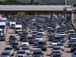 Germanys Merz hails EU auto measures, industry group calls them disastrous