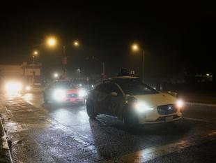 San Francisco power outage exposes limits of self-driving