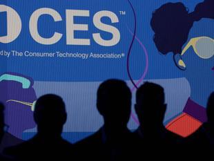 AI pendants back in vogue at tech show after early setback