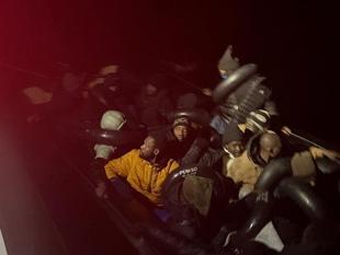 One dead, seven missing after migrant boat sinks off İzmir