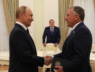 US envoy says Ukraine-Russia talks down to one issue