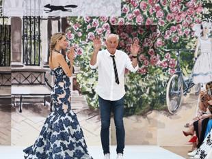 London fashion week opens with tribute to one of its greats