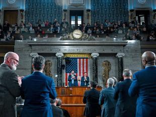 Trump tries to reset presidency in State of the Union speech