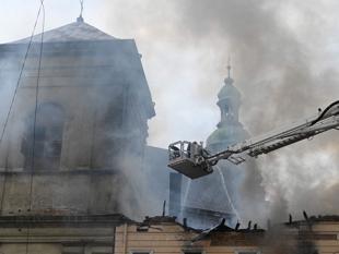 Ukraine hits major Russian port in 400-drone barrage