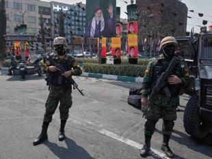 Iran launches recruitment drive, mobilizes soldiers