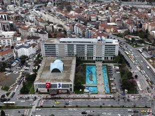 Court frees 18 in Istanbul corruption trial