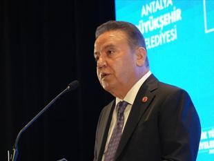 Court orders arrest of suspended Antalya mayor in graft probe