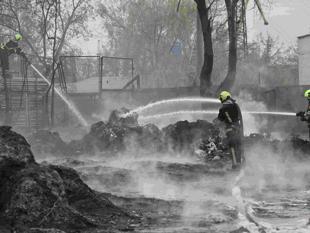 Russian strikes kill at least 16 across Ukraine