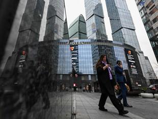 EU chief says Kremlin imposing digital Iron Curtain