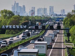 Trump says will raise US tariffs on EU cars to 25 pct