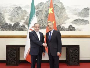 Irans top diplomat holds talks with Chinese counterpart in Beijing