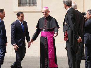 Rubio seeks to ease tensions with US pope