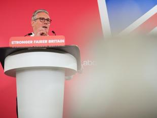 UK PM vows to put Britain at the heart of Europe