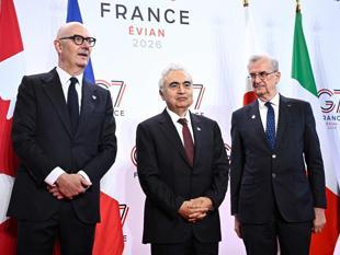 Oil stocks declining very fast, IEA chief warns