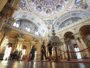 Dolmabahçe Palace marks 170 years