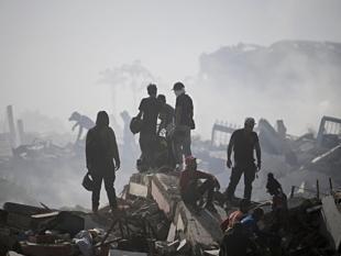 World sends rescuers, aid as Venezuela reels from quakes