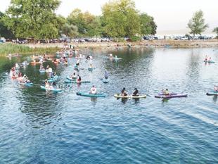 Stand-up paddleboarding surges in popularity at Sapanca Lake