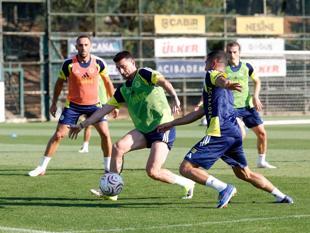 Fenerbahçe aims for Champions League playoff spot