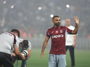 Ecstatic Trabzonspor embraces Mohamed Salah