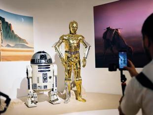 George Lucas unveils art galaxy at his new LA museum