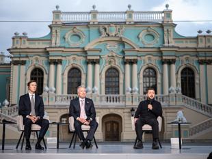 Russia, Ukraine open to renewed three-way peace talks