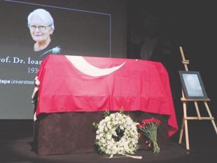 Türkiye bids farewell to pioneering philosopher İoanna Kuçuradi