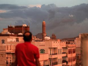 Houthi attack on Aden presidential palace kills five