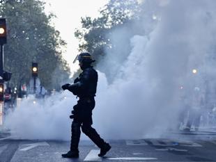France to deploy more police for new protests