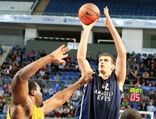 Turks take big Spanish tests