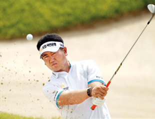 Asian star replaces coach with YouTube