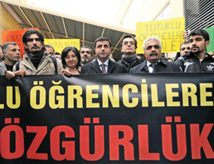 BDP leader stands behind arrested students’ trials