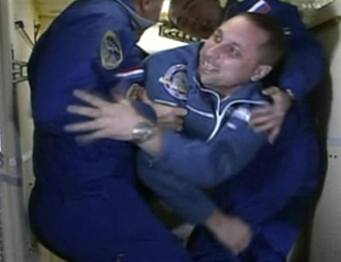 Russian spacecraft delivers new crew to ISS