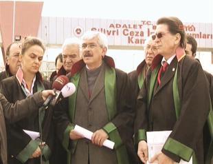 Suspect offers ‘100 kilos of gold’