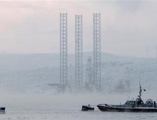 Two dead, 51 missing from Russian oil rig as rescue halted