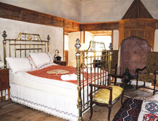 Historical house offers modern Ottoman setting